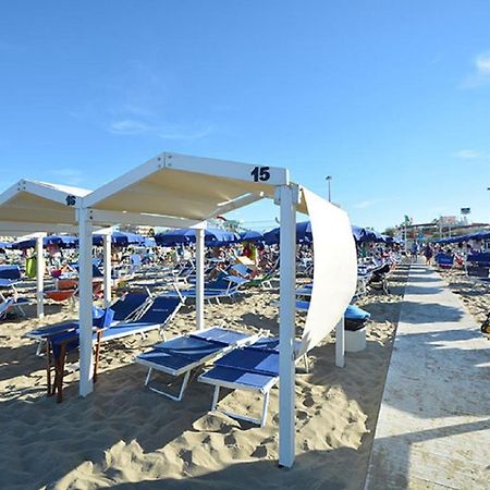 Riccione Beach Hotel - Enjoy Your Summer -Beach Village Incluso Exteriör bild