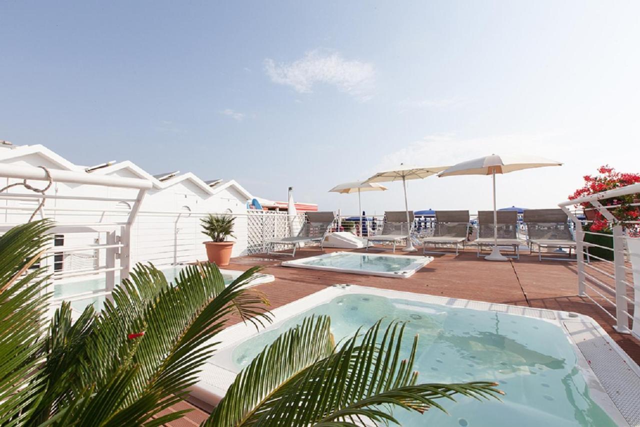 Riccione Beach Hotel - Enjoy Your Summer -Beach Village Incluso Exteriör bild
